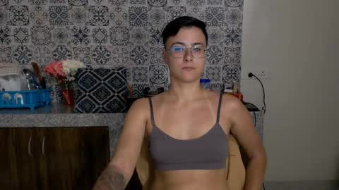 Snapshot of chloe_x_ chatting on 20, 2, 2025 Eva and Sandra online show from 20, 2, 2025