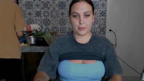 Snapshot of chloe_x_ chatting on 21, 2, 2025 Eva and Sandra online show from 21, 2, 2025