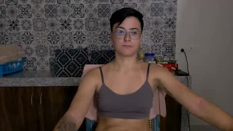 Snapshot of chloe_x_ chatting on 7, 3, 2025 Eva and Sandra online show from 7, 3, 2025