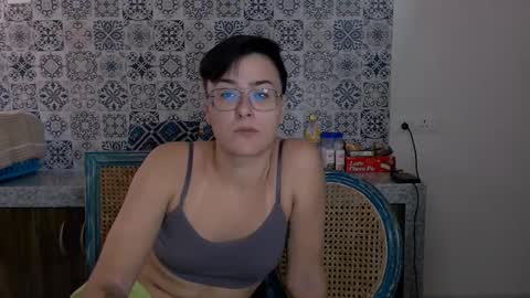 Snapshot of chloe_x_ chatting on 8, 3, 2025 Eva and Sandra online show from 8, 3, 2025