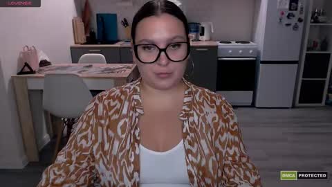 Snapshot of chloe_x_ chatting on 19, 9, 2025 Eva and Sandra online show from 19, 9, 2025