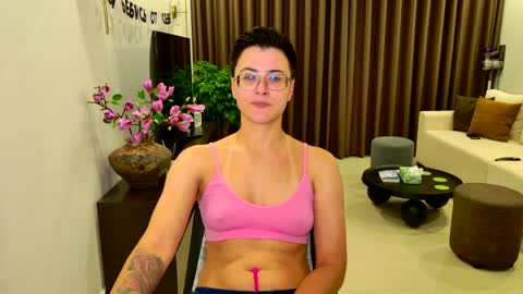 Eva and Sandra online show from 5, 5, 2026