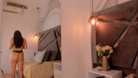 chloee_parkerr online show from 27, 4, 2026