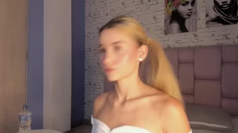 Snapshot of chloeelaurent chatting on 13, 10, 2025 ChloeeLaurent online show from 13, 10, 2025