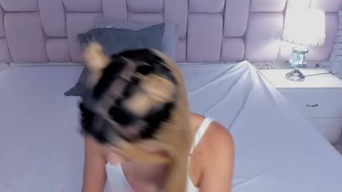Snapshot of chloeelaurent chatting on 18, 10, 2025 ChloeeLaurent online show from 18, 10, 2025