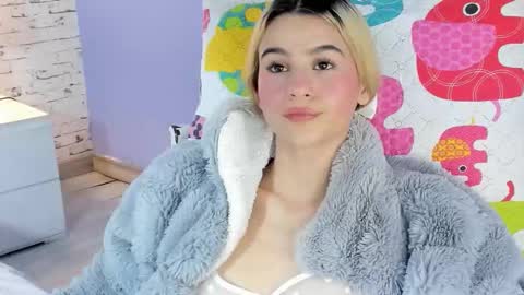 Snapshot of chloeelaurent chatting on 25, 10, 2025 ChloeeLaurent online show from 25, 10, 2025