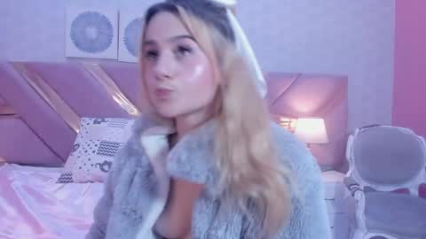 Snapshot of chloeelaurent chatting on 26, 10, 2025 ChloeeLaurent online show from 26, 10, 2025