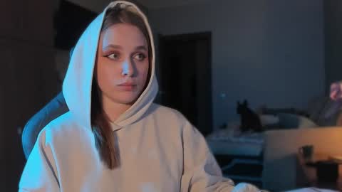 chloegins online show from 11, 1, 2025