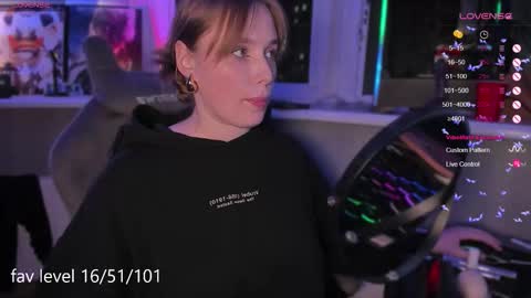 chloegins online show from 8, 10, 2025