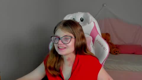 ChloeHalses online show from 10, 4, 2026