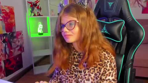 ChloeHalses online show from 11, 4, 2026
