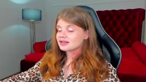 ChloeHalses online show from 2, 7, 2026