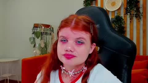 ChloeHalses online show from 3, 8, 2026