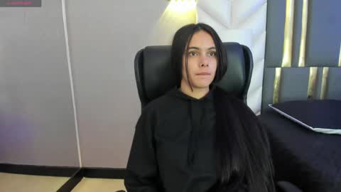  Chloe Harper  online show from 28, 4, 2026