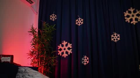 chloemin_ online show from 23, 12, 2025