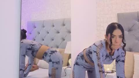 C H L O E  M O O N online show from 25, 3, 2026