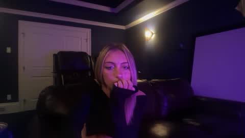 chloeros3e online show from 29, 9, 2025