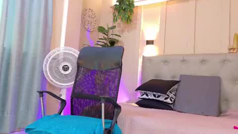 Chloe rosse online show from 19, 7, 2026