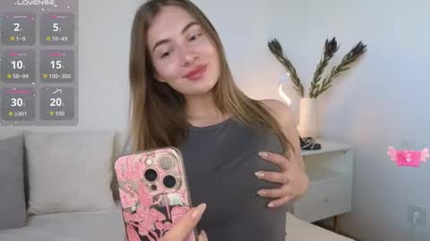 Snapshot of chloi_hes chatting on 23, 9, 2025 chloi_hes online show from 23, 9, 2025