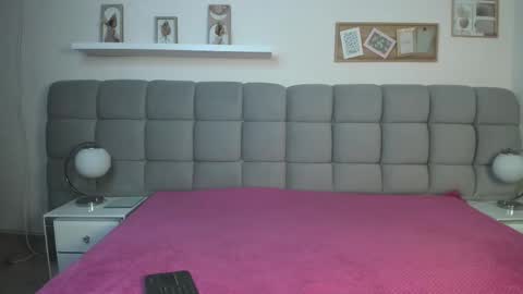 Snapshot of chlooe_zoe chatting on 18, 9, 2025 chlooe_zoe online show from 18, 9, 2025