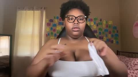 Snapshot of chocolatebunnyxx69 chatting on 30, 6, 2026 Melina online show from 30, 6, 2026
