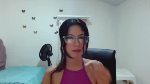 Christal Gil online show from 2, 1, 2025