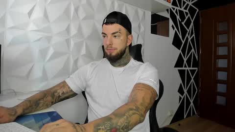 Snapshot of chrisjordan666 chatting on 25, 10, 2025 Chris Jordan online show from 25, 10, 2025