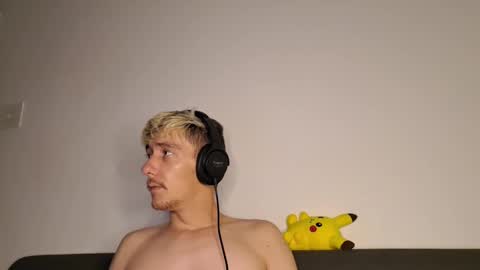 Snapshot of chrisslicer chatting on 24, 11, 2025 Christopher online show from 24, 11, 2025