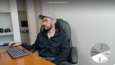 Snapshot of chrissmithin5 chatting on 16, 11, 2025 Cardamomo online show from 16, 11, 2025