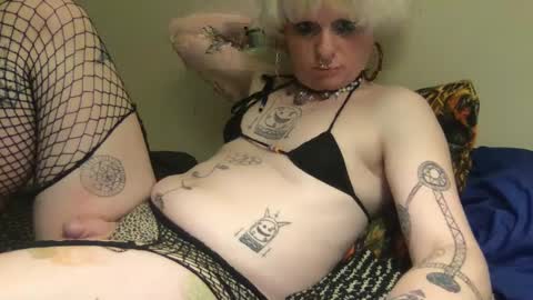 Snapshot of chrisstaplegun chatting on 20, 2, 2025 Dreamsicle online show from 20, 2, 2025