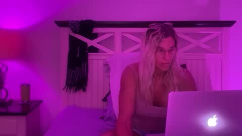 Snapshot of christinabruce chatting on 3, 10, 2025 Chris Tina Bruce online show from 3, 10, 2025