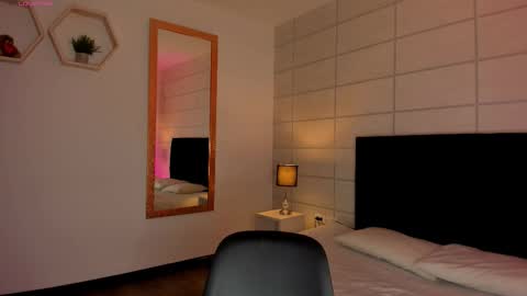 Christine  online show from 13, 2, 2026