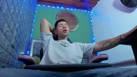 Snapshot of christopergiraldo chatting on 13, 3, 2026 Christoper Giraldo online show from 13, 3, 2026