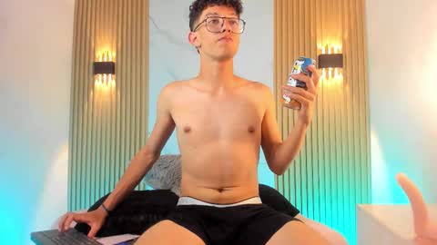 Chrisopher Hunter online show from 5, 3, 2026