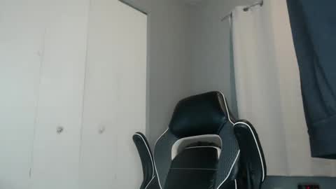 ChrisVacherx online show from 5, 1, 2025