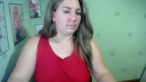 Snapshot of chrystalbella chatting on 14, 12, 2024 Diana online show from 14, 12, 2024