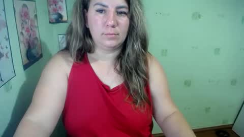 Snapshot of chrystalbella chatting on 15, 12, 2024 Diana online show from 15, 12, 2024