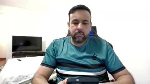 Snapshot of chupamelabi chatting on 4, 4, 2026 Guillote online show from 4, 4, 2026