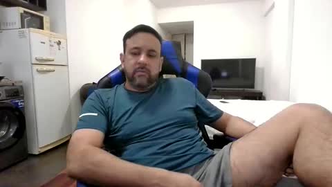 Snapshot of chupamelabi chatting on 4, 4, 2026 Guillote online show from 4, 4, 2026