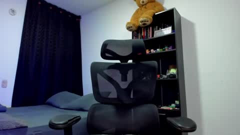 Luna and Sebas  online show from 5, 7, 2026