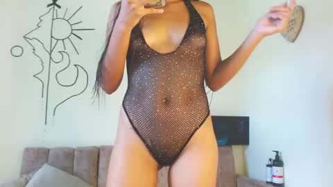 Snapshot of cinna__ chatting on 27, 9, 2025 cinna__ online show from 27, 9, 2025