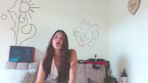 Snapshot of cinna__ chatting on 21, 10, 2025 cinna__ online show from 21, 10, 2025