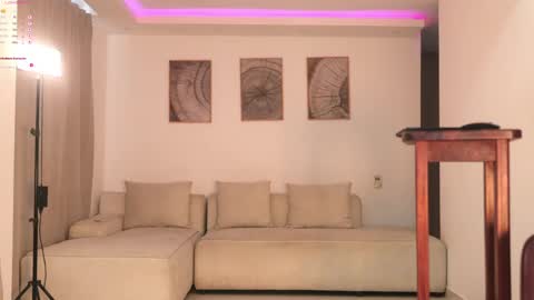 cinnamon__criss online show from 8, 6, 2026