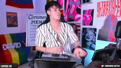 Snapshot of cinnamon_boyxxx chatting on 6, 12, 2024 David     Independent Model online show from 6, 12, 2024