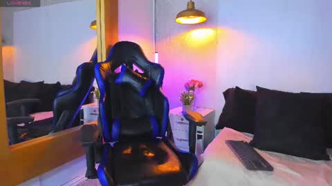 cinthya_walker1 online show from 6, 8, 2026