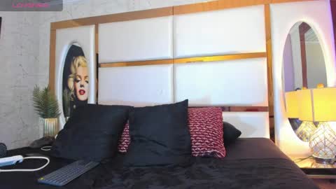 cinthya_walker1 online show from 9, 8, 2026