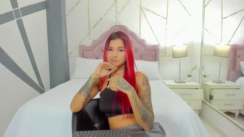 CintiaCollins  online show from 19, 2, 2025