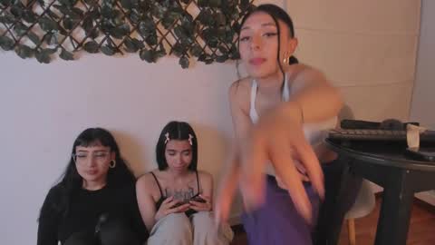 Snapshot of cintya_kors chatting on 1, 2, 2025 Cintya online show from 1, 2, 2025