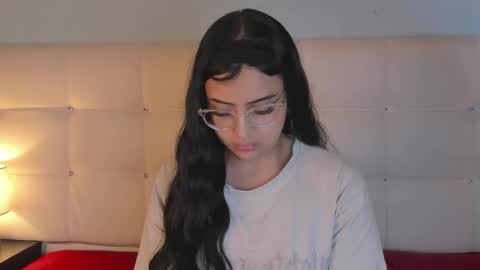 Snapshot of cintya_kors chatting on 4, 3, 2025 Cintya online show from 4, 3, 2025