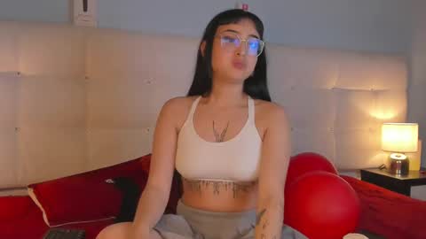 Snapshot of cintya_kors chatting on 10, 3, 2025 Cintya online show from 10, 3, 2025